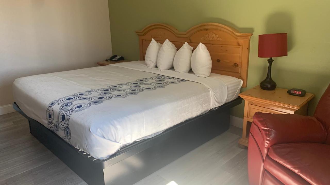 Regency Inn And Suites Stilwell Екстер'єр фото