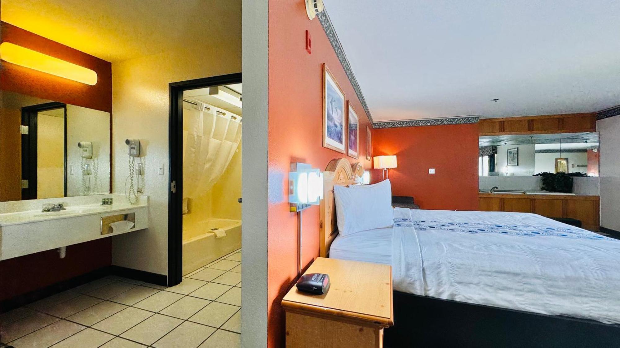 Regency Inn And Suites Stilwell Екстер'єр фото