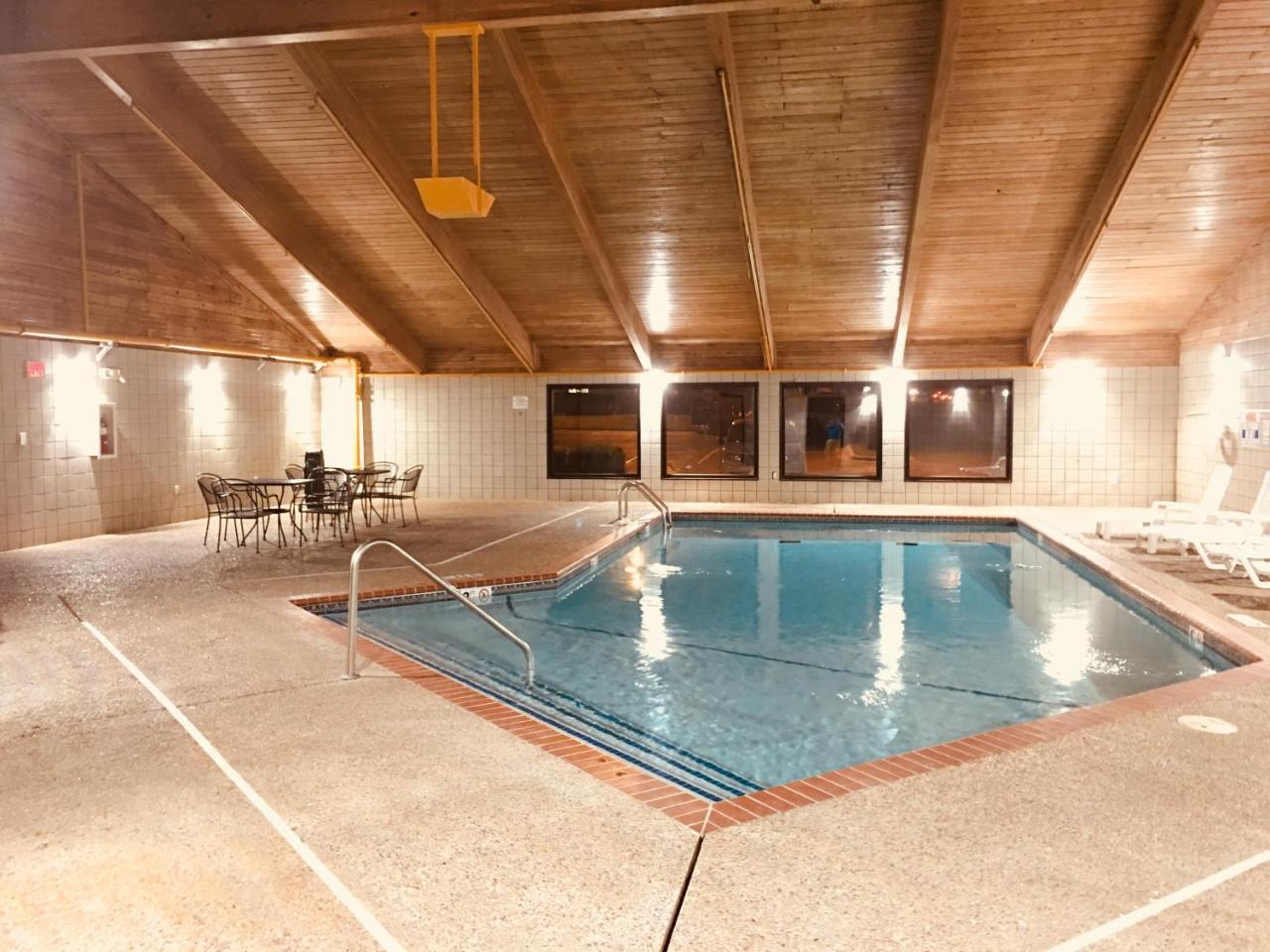 Regency Inn And Suites Stilwell Екстер'єр фото